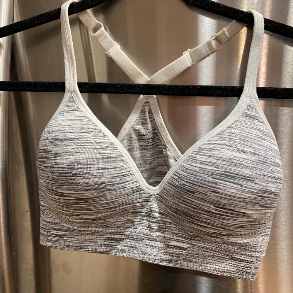 sports bra